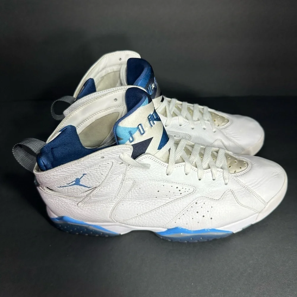 Jordan Men's White and Blue Sneakers size 13 pre owned good condition